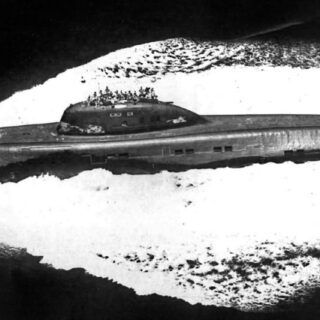 K-314 projektu 671 (Victor I) sfotografowany w tracie forsowania cieśniny Malakka w 1974 roku. / Fot. U.S. Navy, grzecznościowo John Jordan