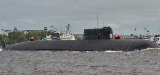 Nowy rosyjski okręt podwodny Biełgorod K-329 o napędzie atomowym. / Zdjęcie: CrazyMk