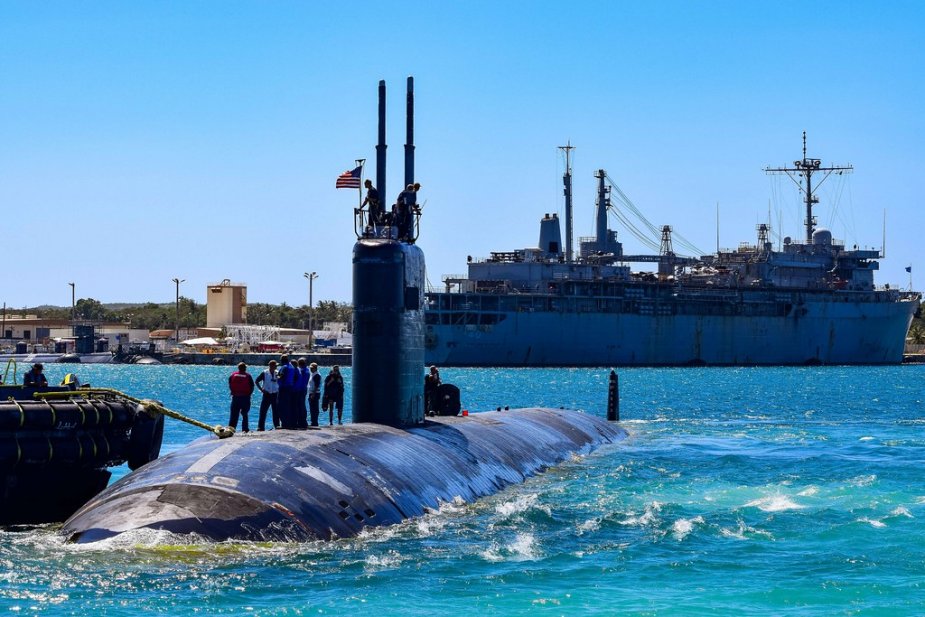 Okręt podwodny typu Los Angeles USS Asheville w bazie marynarki wojennej Guam. / Zdjęcie: Departament Obrony USA