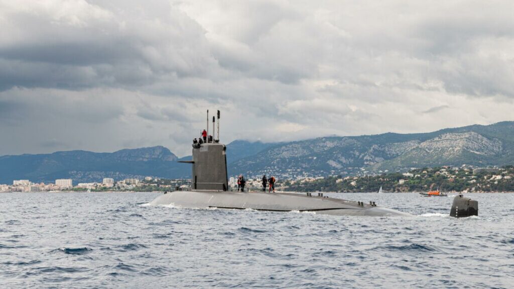 Szturmowy atomowy okręt podwodny SNA Perle wraca do czynnej służby w French Navy. / Zdjęcie:  Marine Nationale