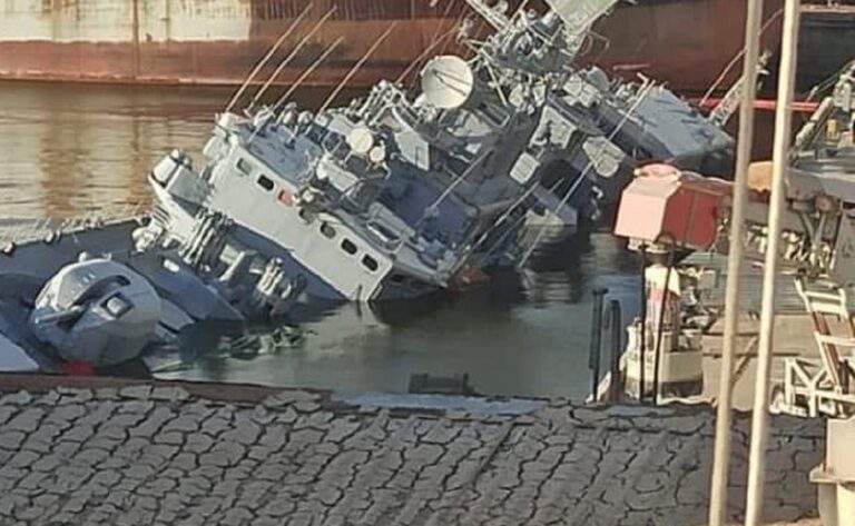 Media donoszą o celowo zatopionej fregacie. / Zdjęcie: /Twitter/Euromaidan PR