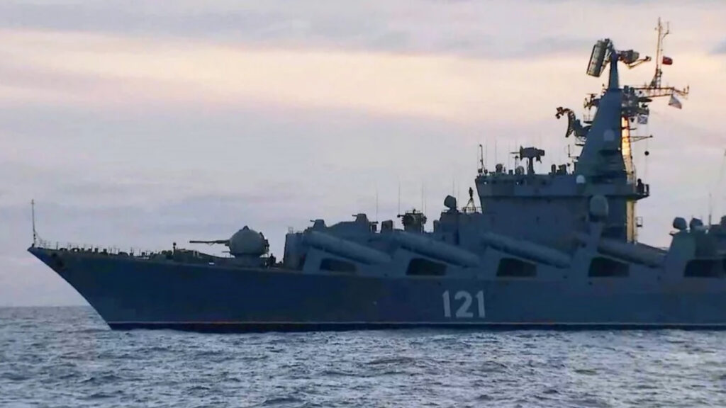 Rosyjski krążownik rakietowy Moskwa. / Zdjęcie: PRESS SERVICE OF THE BLACK SEA / SPUTNIK VIA AFP / AFP