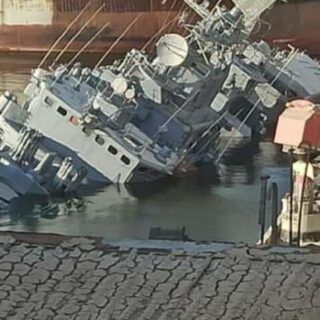 Media donoszą o celowo zatopionej fregacie. / Zdjęcie: /Twitter/Euromaidan PR