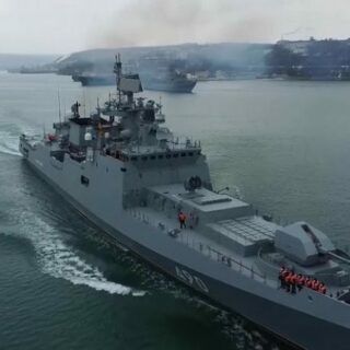 Rosyjskie Okręty w drodze na Morze Czarne. / Zdjęcie: East News