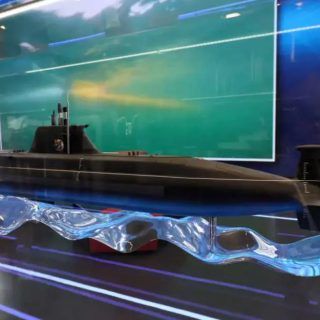 Model rosyjskiego okrętu podwodnego projektu P-750B na wystawie obronnej Armia w Moskwie. / Zdjęcie: Sudostroy