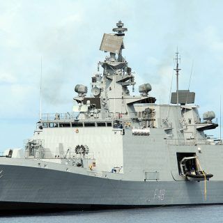Okręt wojenny INS Saptura (Typ Shivalik – Projekt 17). / Zdjęcie: Marynarka Wojenna Indii