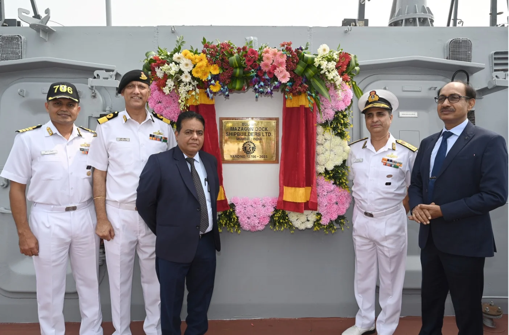 Przekazanie Indyjskiej Marynarce Wojennej trzecigo rodzimy niszczyciel projektu 15B, Imphal. / Zdjęcie: Indyjskie Ministerstwo Obrony.