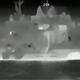 Zrzut ekranu zaatakowanego rosyjskiego okrętu desantowego przed uderzeniem przez ukraiński dron morski. / Zdjęcie: Wywiad Obronny Ukrainy