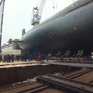 Rosyjski okręt podwodny Kniaź Pożarski o napędzie atomowym, wyposażony w rakiety balistyczne. / Zdjęcie: rosyjska telewizja