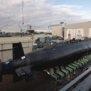 HII zwodował najnowszy okręt podwodny o napędzie atomowym (SSN) klasy Virginia, USS Massachusetts, do rzeki James w stoczni Newport News. / Zdjęcie: HII